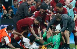 Kiper Liverpool Dibikin Cedera Suporter, Juergen Klopp Meradang