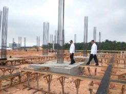 Wali Kota Firdaus Tinjau Islamic Centre yang Belum Rampung