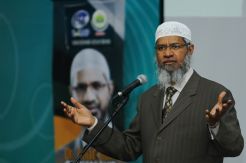 Zakir Naik Dilarang...