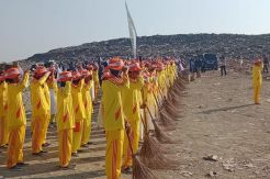 Ratusan Pemulung, Pasukan Kuning dan Tukang Becak Upacara di TPA