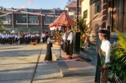 Hotel Exotic Komodo di Labuan Bajo Rayakan HUT RI dengan Busana Manggarai