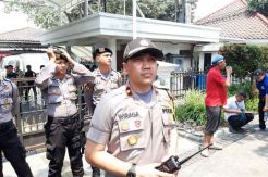 Tak Terima Aturan Ganjil Genap, Kantor Anies Digeruduk Sopir Taksi Online