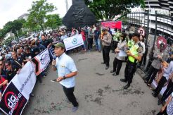 Demo di Kantor Anies, Sopir Taksi Online Dukung Permenhub 118