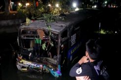 Bus Sahabat Terjun ke Sungai di Pantura, 8 Penumpang Terluka