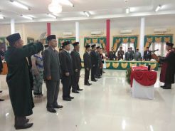 Ketua Pengadilan Negeri Lantik 20 Anggota DPRD Lamandau