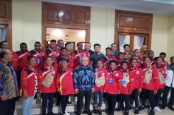 Puluhan Siswa Papua Dijamu Makan Malam Bersama Gubernur Sulbar
