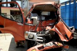 5 Kendaraan Tabrakan, Sopir Dump Truck Terjepit 2 Jam