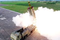 Diawasi Kim Jong-un, Korut Uji Coba Peluncur Roket Ganda
