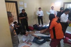 Rekonstruksi Pembunuhan...