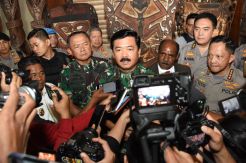 Demo Massa Papua Serang Aparat, Panglima TNI Buka Dialog