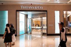 Tiffany & Co Luncurkan Koleksi Perhiasan Pertama untuk Pria