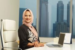 Oona Gandeng XL Axiata...