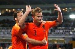 Koeman Yakin De Ligt Keluar dari Kesulitan