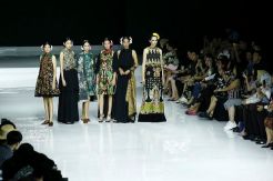 Kain Negeri dari 6 Desainer di JFFF 2019