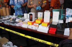 Pabrik Perakitan HP Ilegal dari China Digerebek, Omset Rp300 M Setahun
