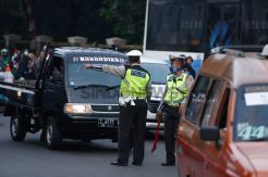 Perluasan Ganjil Genap, Ribuan Angkutan Barang Ganti ke Pelat Kuning