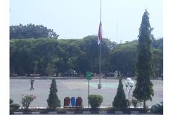 Berkabung, Pemkot Bekasi Pasang Bendera Setengah Tiang