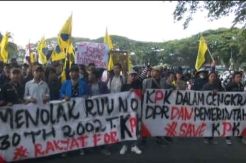 Demo Mahasiswa Tolak Revisi UU KPK di Kota Malang Ricuh