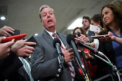 Senator AS: Washington Harus Bombardir Kilang Minyak Iran