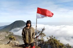Fayyadh Qaishar, Pendaki Cilik yang Disambut Butiran Es saat Taklukkan Gunung Gede