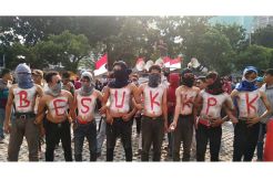 Ratusan Aktivis Gelar Aksi Konvoi Besuk KPK hingga Depan Istana Negara