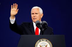 Bela Arab Saudi, Wapres Pence Nyatakan AS Siap Perang