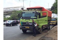 Langgar Aturan Jam Operasional, Pemkot Bekasi Tahan 30 Truk Tanah