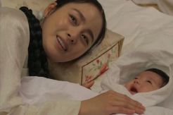 Pasangan Rain dan Kim Tae-hee Kembali Dikaruniai Anak Perempuan