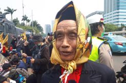Cerita Kakek 80 Tahun Tempuh Perjalanan ke DPR Demi Perjuangkan Nasib Petani
