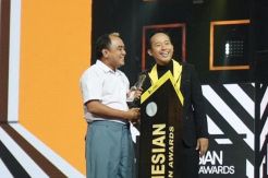 Jadi Komedian Terpopuler,...