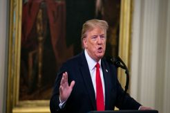 Beritahu 1.000 Pemimpin Yahudi, Trump Tak Mau Perang dengan Iran