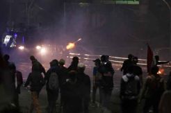 Dipukul Mundur dari DPR, Massa Kumpul di Bawah Flyover Ladokgi