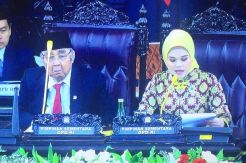 Sabam Sirait-Jialyka Maharani, Senator Tertua dan Termuda