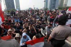 Halau Pelajar Demo, Polisi Jaga Ketat Perbatasan Bekasi-Jakarta
