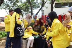 Bertemu Bupati Serang, Penerima Beasiswa UI Curahkan Tangis Bahagia