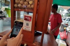 Lebih Rapi, Bank DKI Bantu PKL Masjid Sunda Kelapa Gerobak dan Etalase