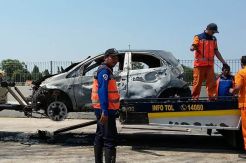 Mau Bayar Tol, Mobil Honda Brio Terbakar di Tol Cijago Kukusan