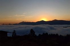 Sensasi Berburu Sunrise dan Sunset di Buntu Karua, Toraja Utara