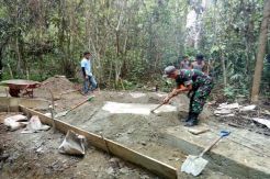 Meski Terkendala Pengangkutan Material, Personel TMMD Tetap Semangat