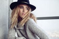 Suki Waterhouse, Model Bertalenta yang Pantang Menyerah