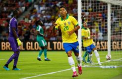 Babak I: Roberto Firmino Cetak Gol, Sadio Mane Dijatuhkan