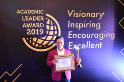 Rektor Untar Terima Academic Leader Award 2019