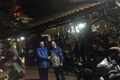 Kenakan Batik Biru, SBY Salami 7 Pimpinan MPR