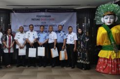 Kain Ondel-Ondel Bermotif Betawi Elemwe Hiasi Kantor Imigrasi Jaktim