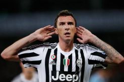 Dikaitkan ke MU, Mandzukic Malah Belok ke Milan