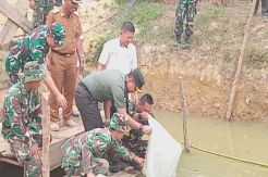 Ketua Tim Wasev Tebar 1000 Benih Nila di Kolam Warga SAD