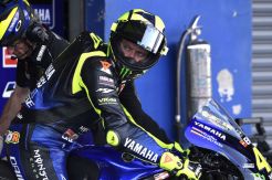 Rossi Jajal Solusi Baru di Tiga Balapan