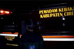 Dua Bangunan Warung di Cirebon Ludes Terbakar