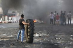 Lebanon Kian Mencekam, Pengunjuk Rasa Keluhkan Krisis Ekonomi