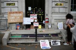 Marah dengan Brexit, Ribuan Warga Inggris Tuntut Referendum Baru